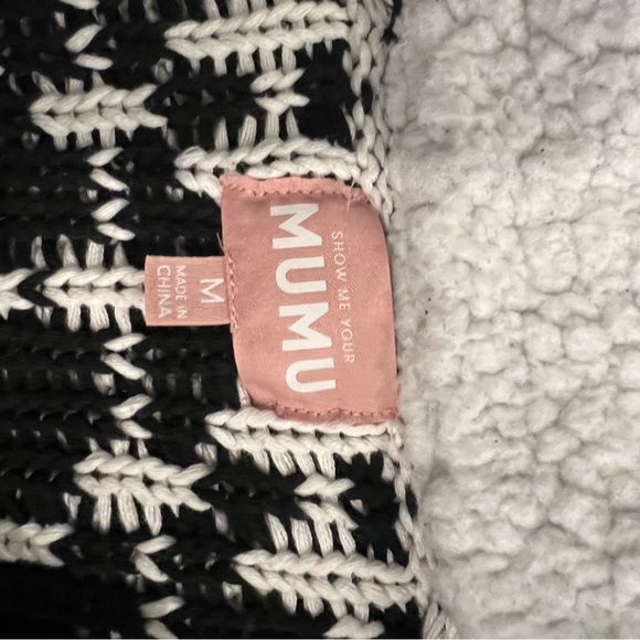 Thick mumu sweater! Barely worn. Perfect condition - Picture 3 of 4